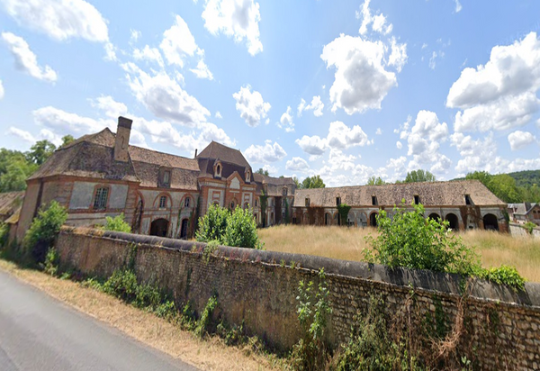 Farm of Lost Keys, abandoned place in France