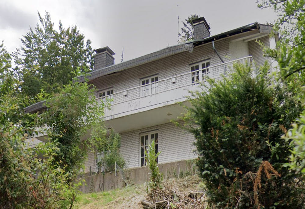 Sick House Traces, abandoned place in Germany