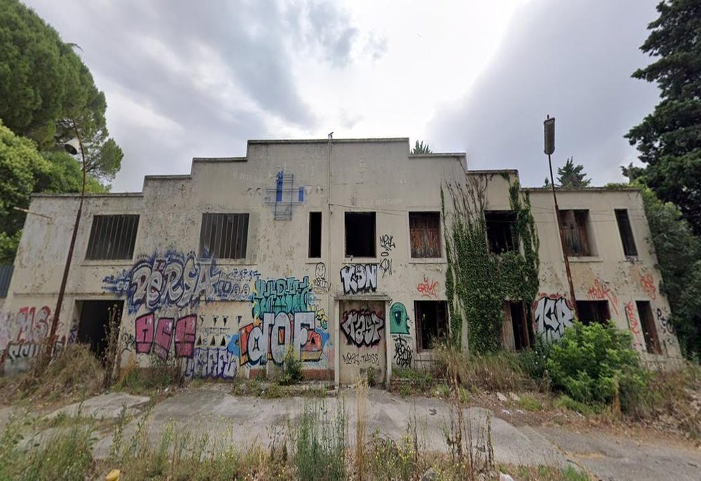 Elon's Garage, abandoned place in France