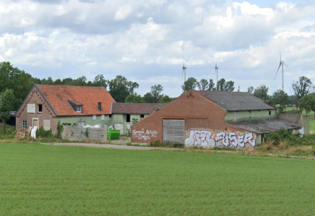 Maison Abandonnée de Meubles ( Amateur )